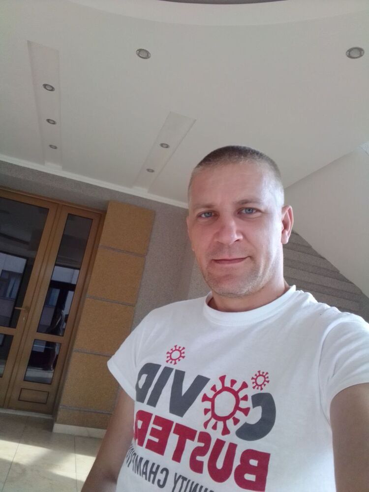  52374369  Garik, 39 ,    