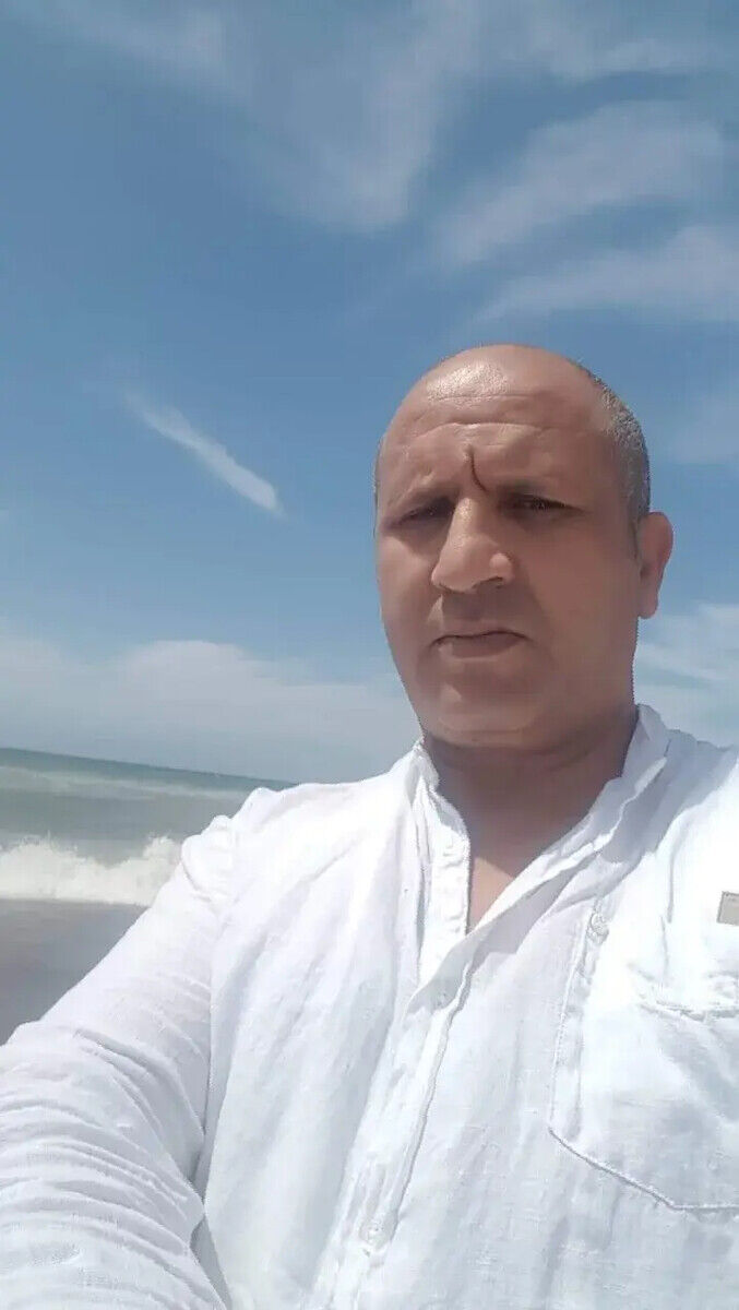  20449168  Nadjib, 52 ,    Algiers