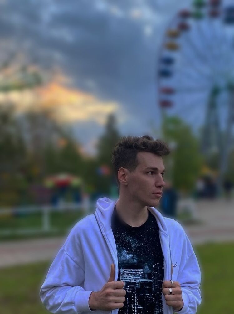  39861648  Viktor, 26 ,    