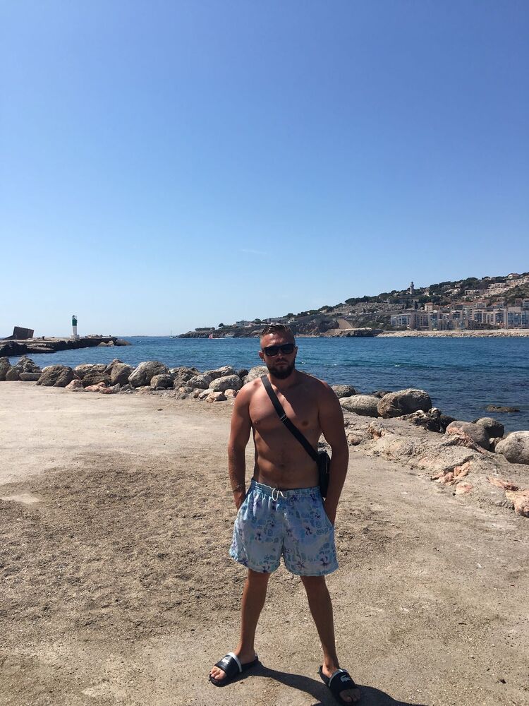  24785258  Giorgi, 36 ,    Sainte Genevieve