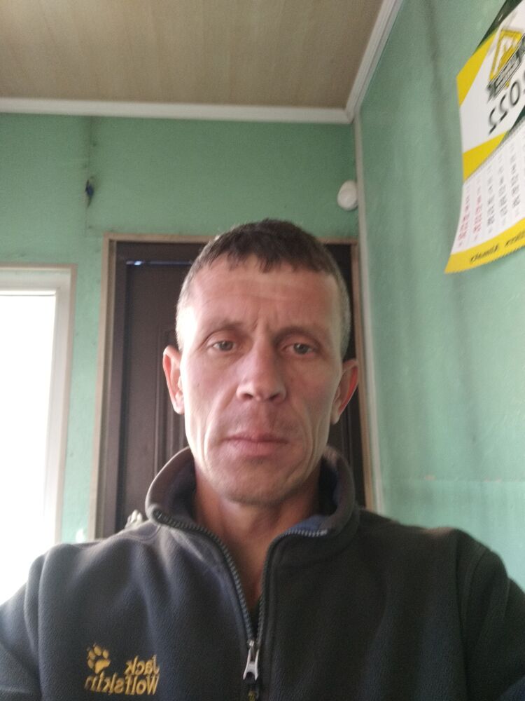  29877128  Pavel, 48 ,    