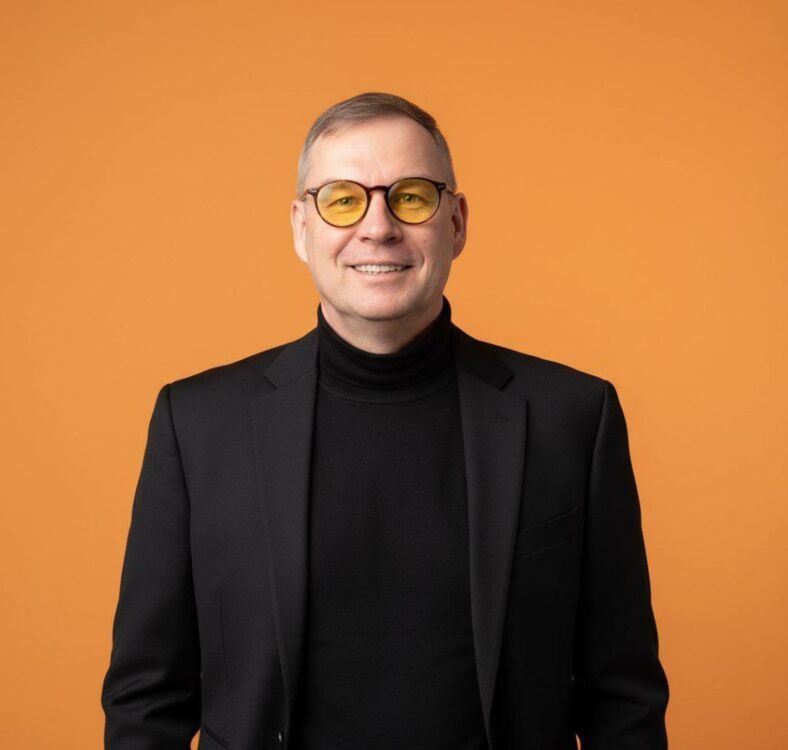  54487158  Pavel, 48 ,    