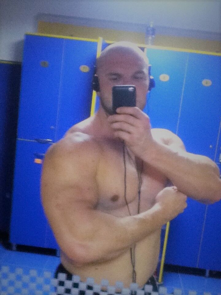  10412418  Tibald, 42 ,    