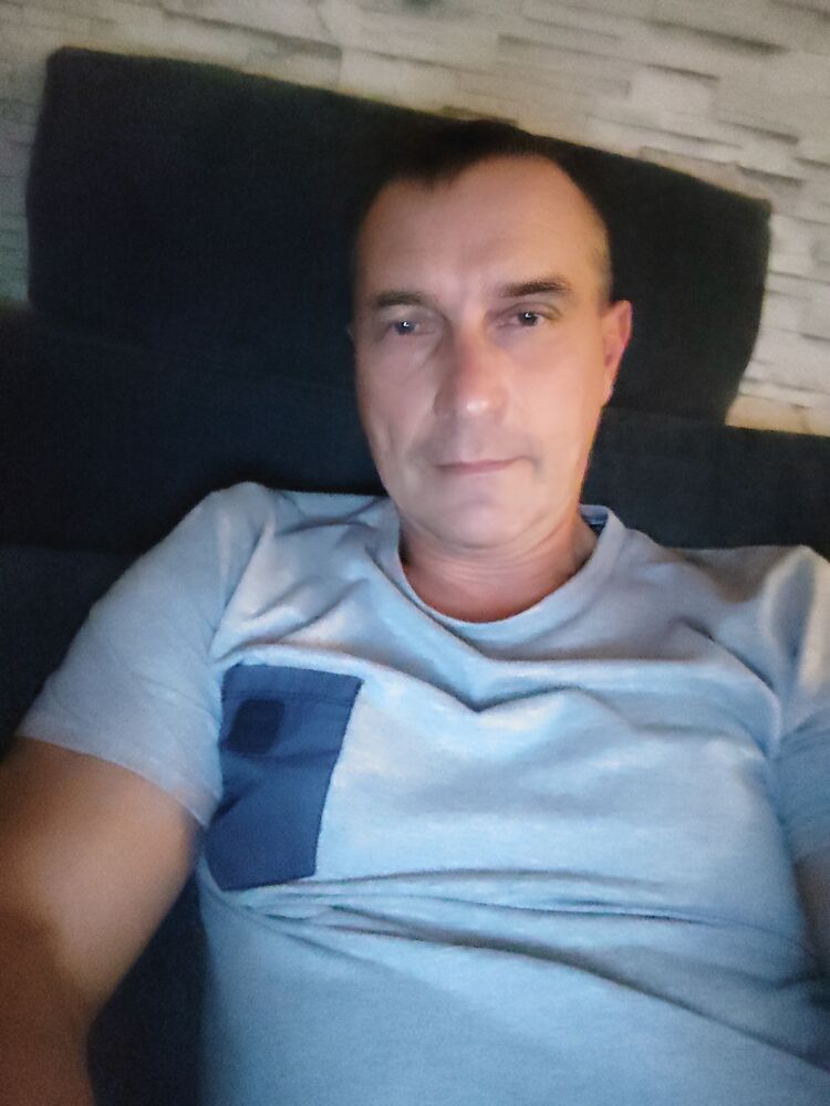  54056858  Petr, 40 ,    