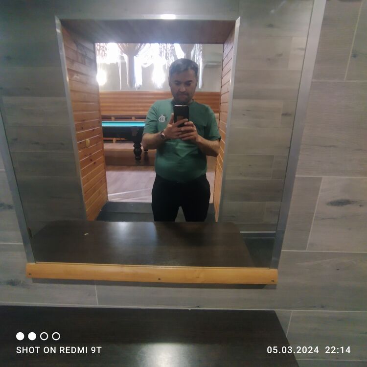  42660288  Huseyn, 40 ,    
