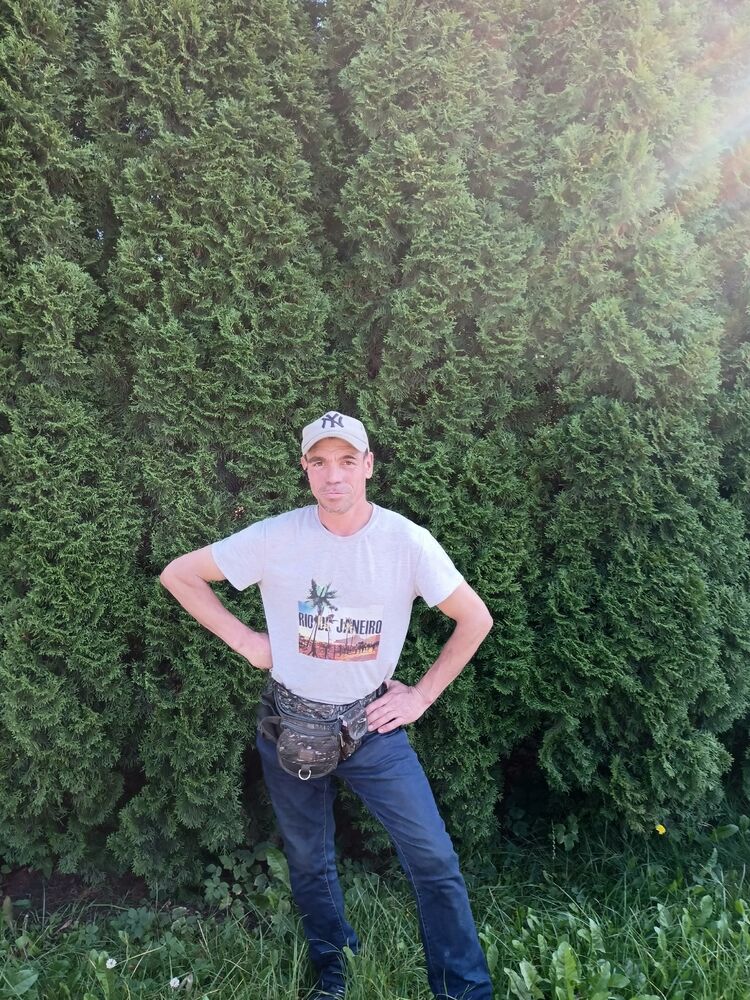  54062858  Maks, 46 ,    -