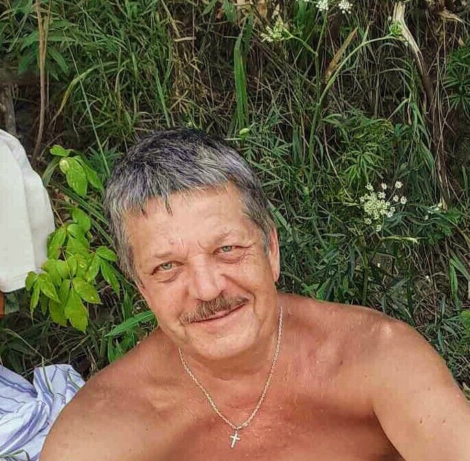  33021288  Vladimir, 65 ,    