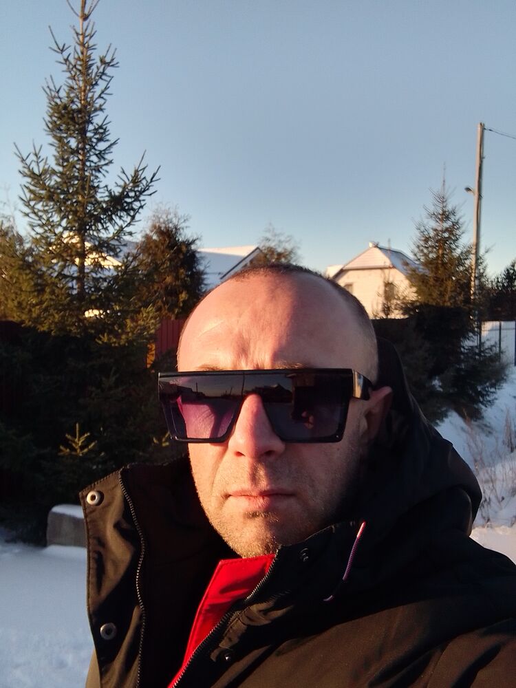  54196738  Denis, 42 ,    