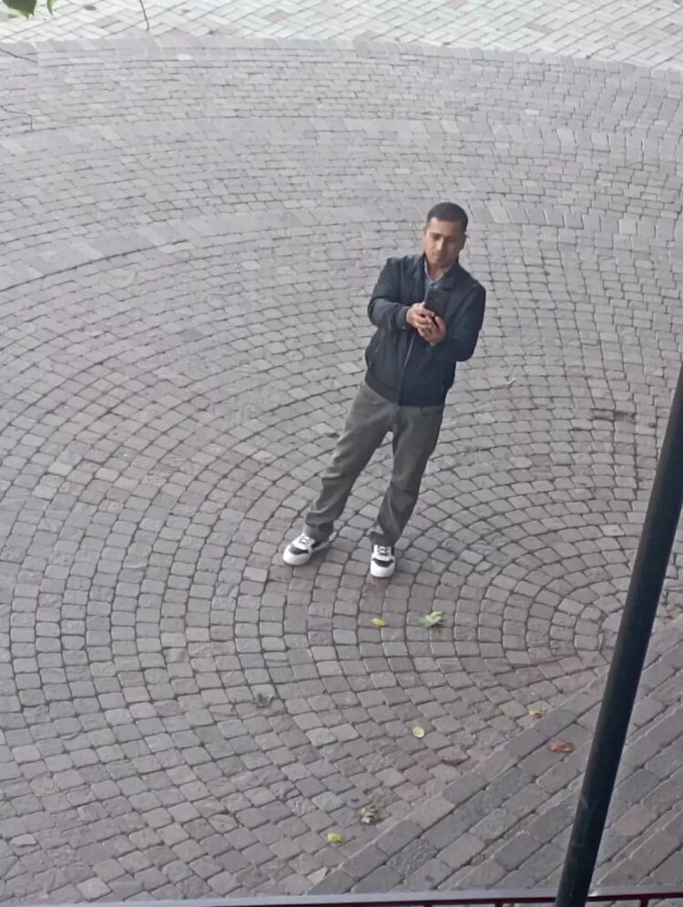  48224298  , 42 ,    