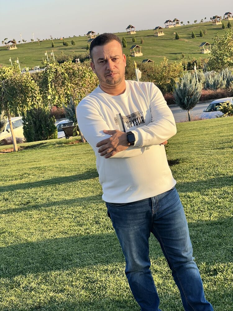  ,   Ayad, 46 ,   ,   