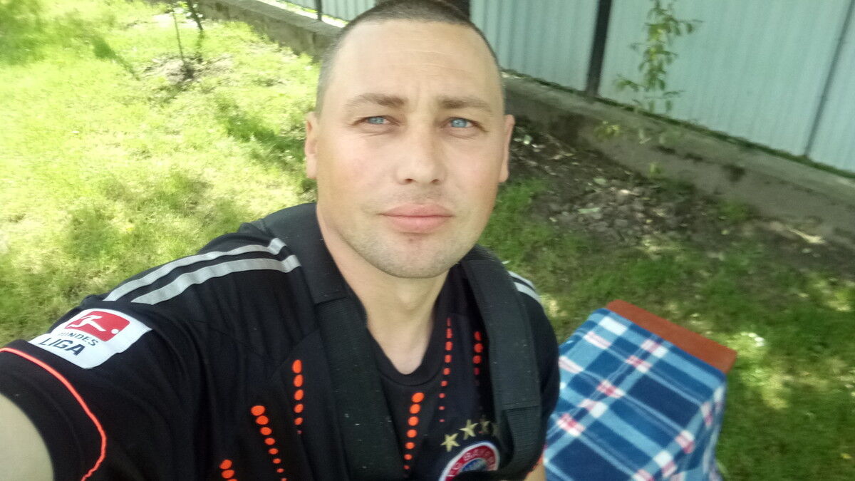  17403538  Dennyx, 37 ,    
