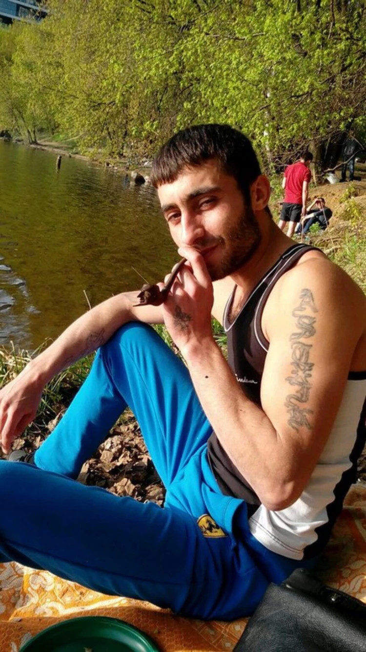  23700218  Gevorg, 34 ,    