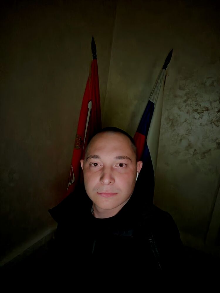  53637438  Anton, 26 ,    -
