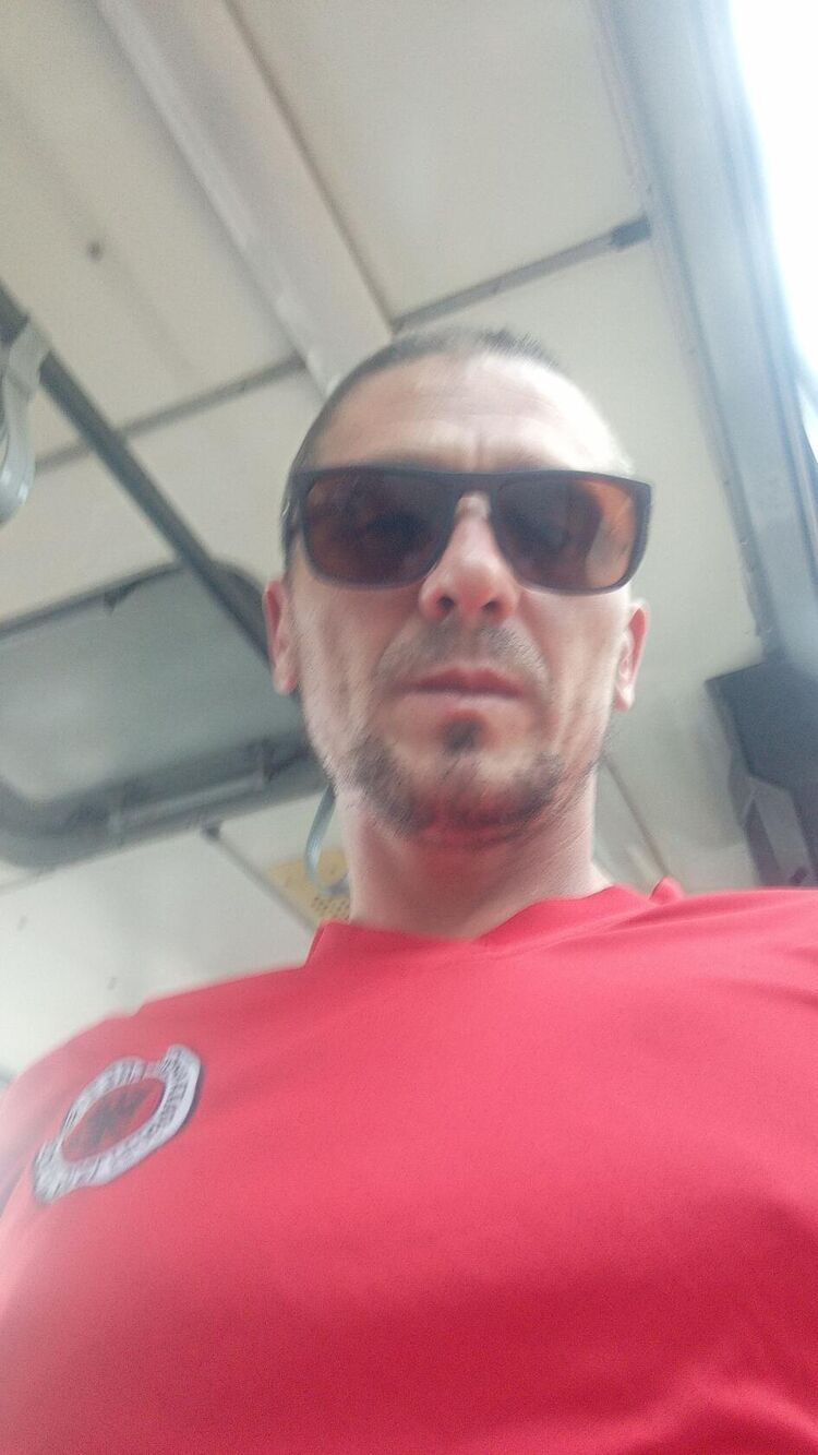  42501558  Ghenadi, 30 ,    
