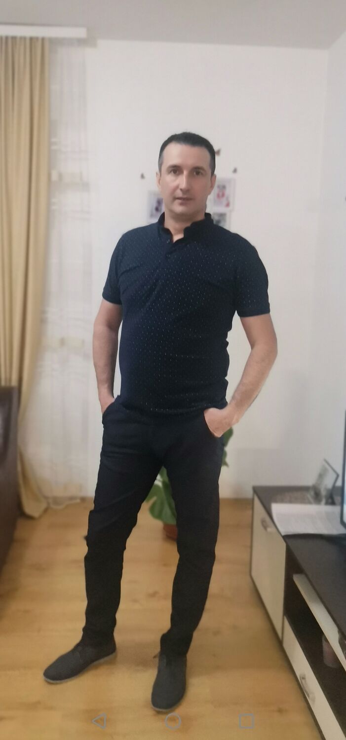  44634818  Dejan, 46 ,     