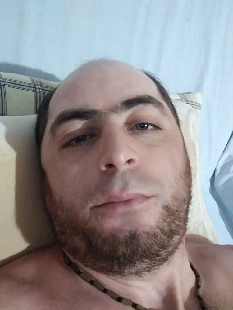  23534078  Denis, 39 ,    