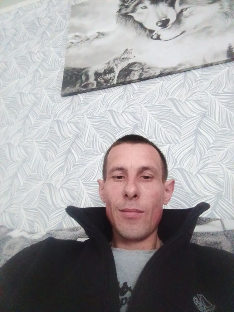  46935228  , 42 ,    