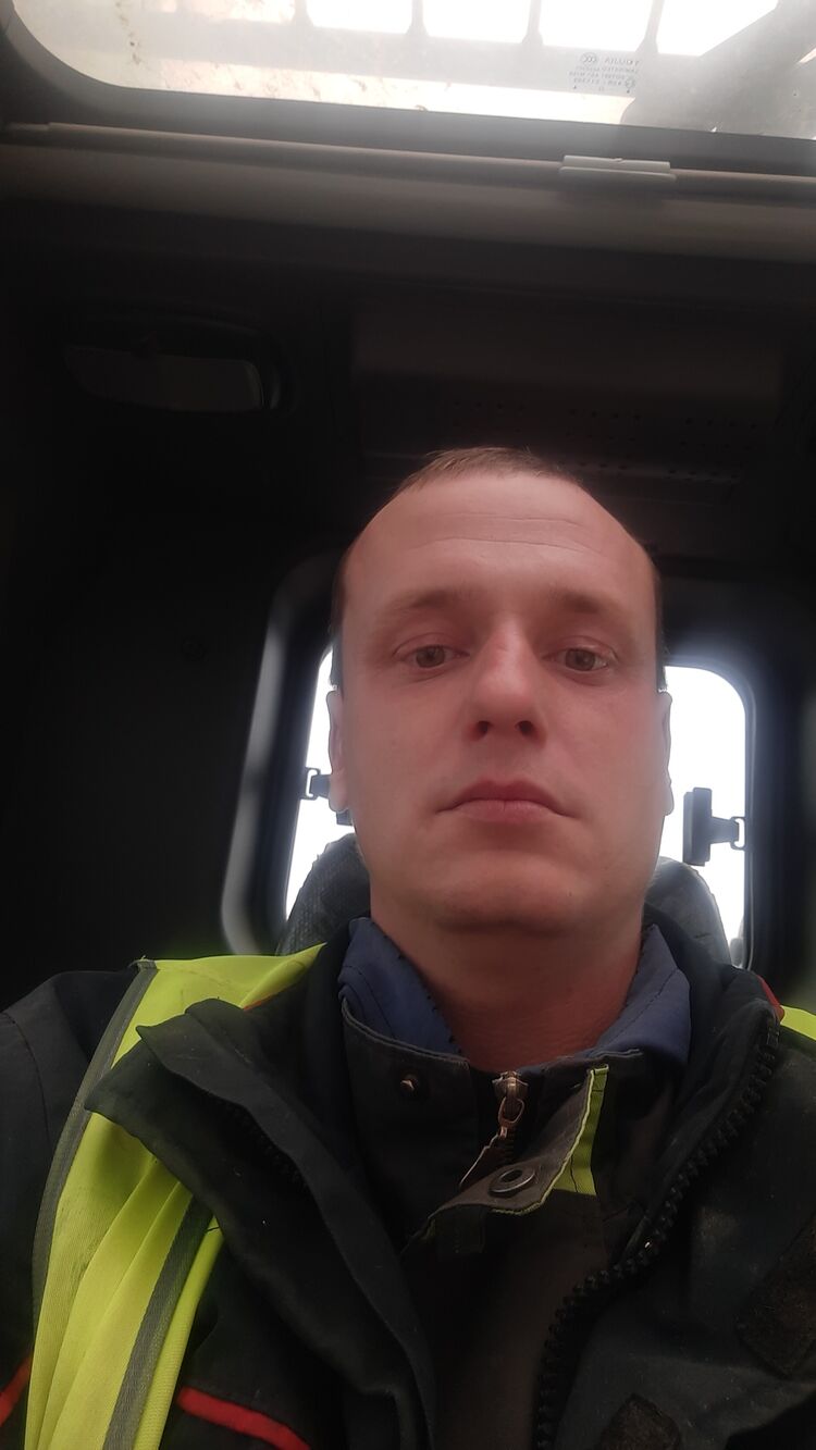  40682638  , 32 ,    