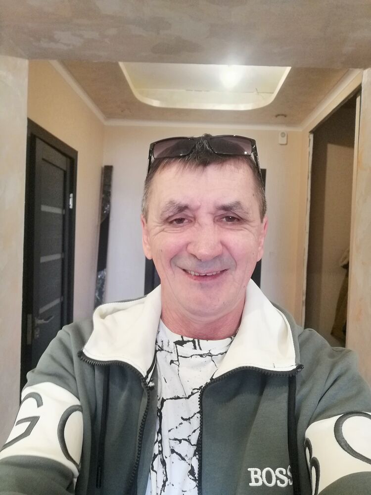  43318978  , 56 ,    