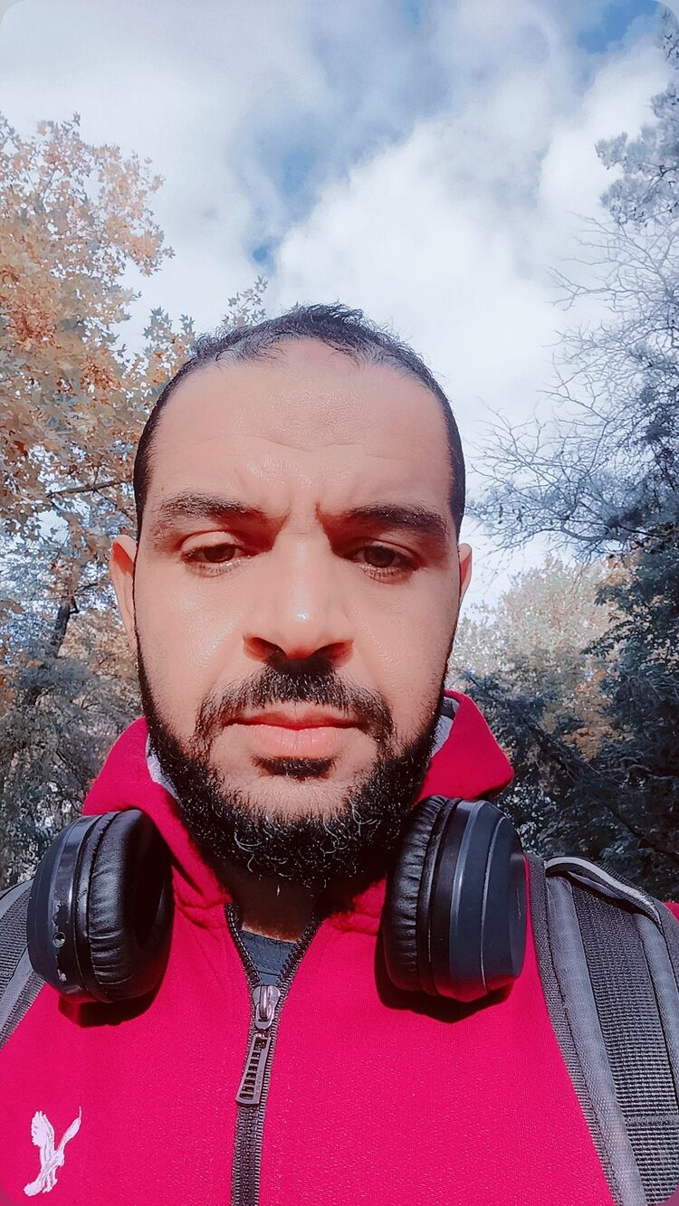  52282898  , 40 ,    