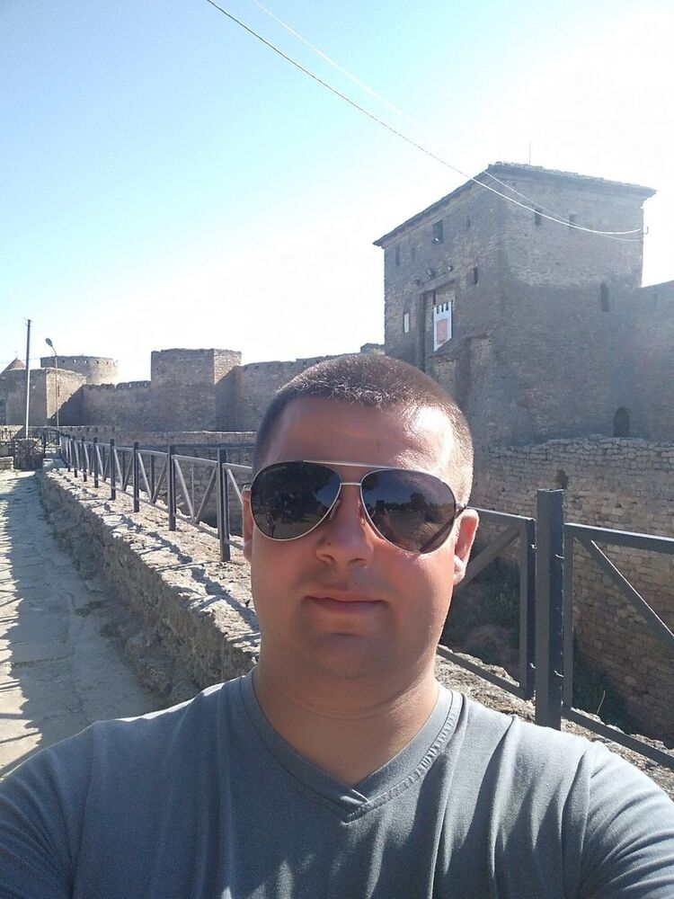  10352678  Roman, 38 ,    