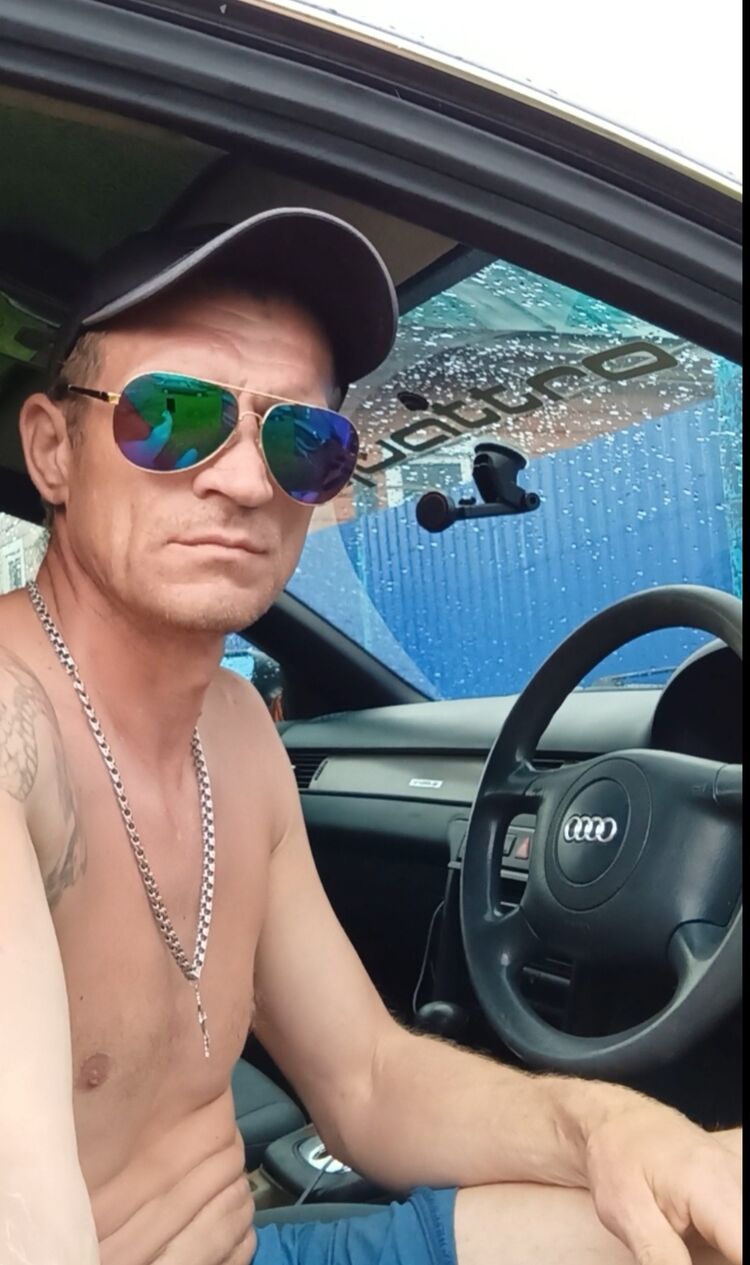  27691308  Alex, 35 ,    