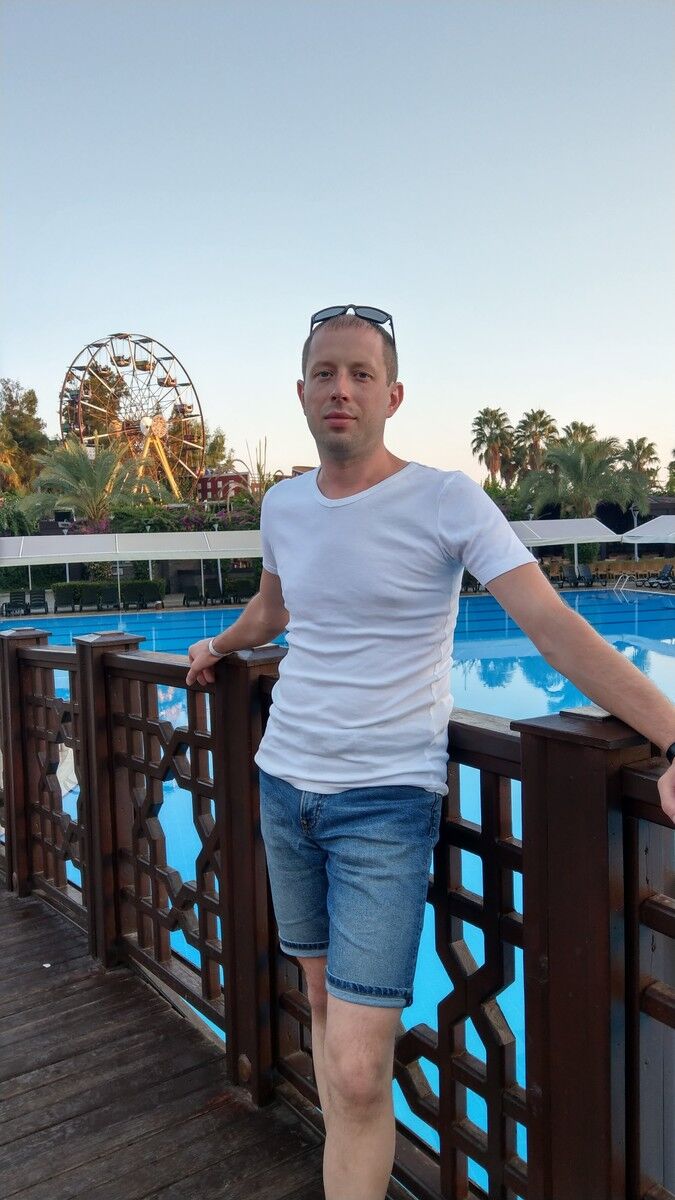  ,   Andrej, 41 ,   ,   , c 