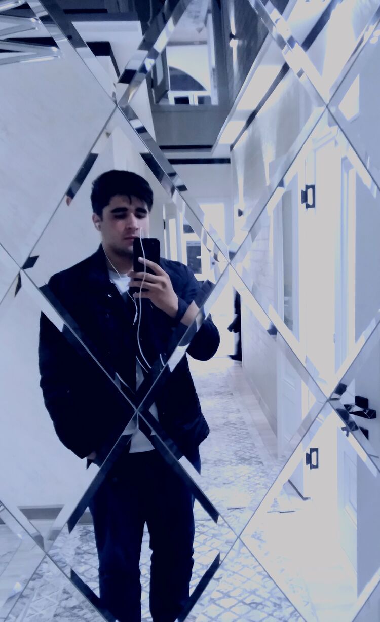  ,   Lion, 24 ,  