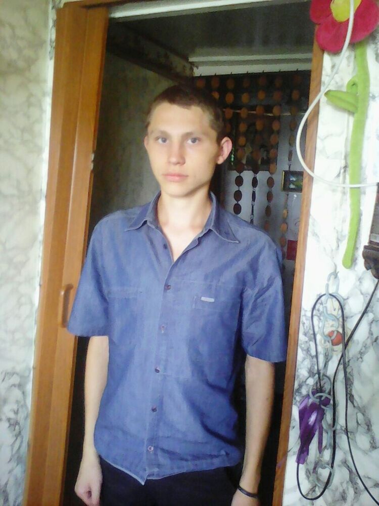  12829398  Valentyn, 28 ,    