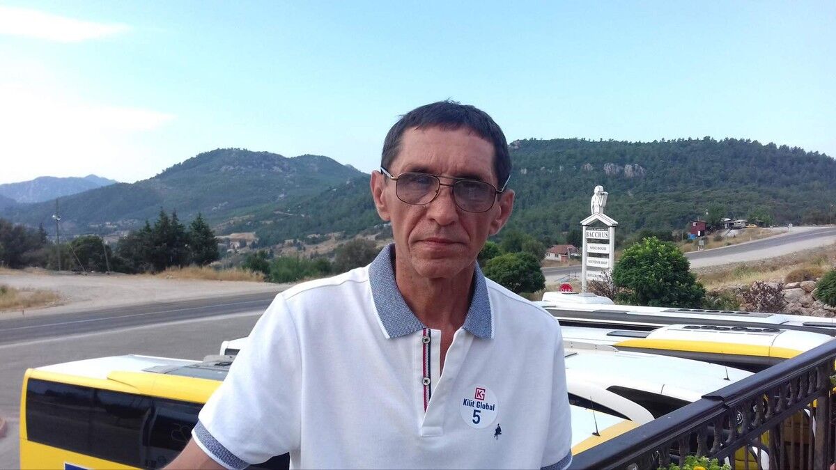  10496518  Vikto, 59 ,    
