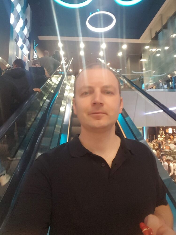  17039208  Alexandru, 44 ,    