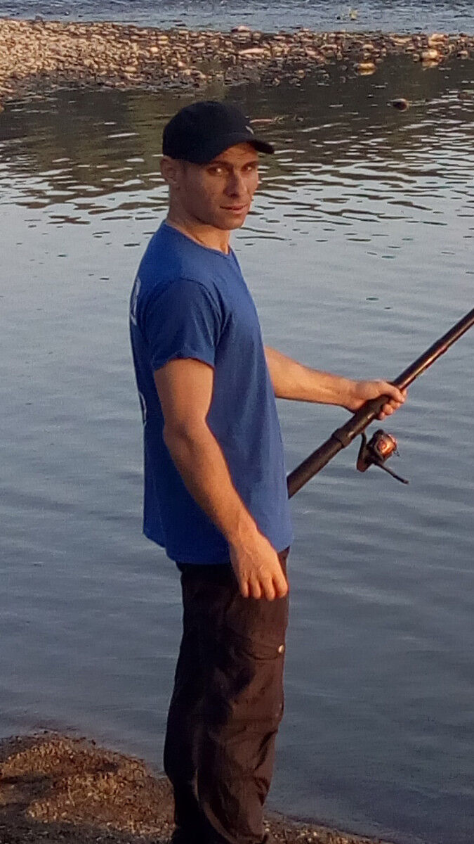  17018548  Pavel, 38 ,    