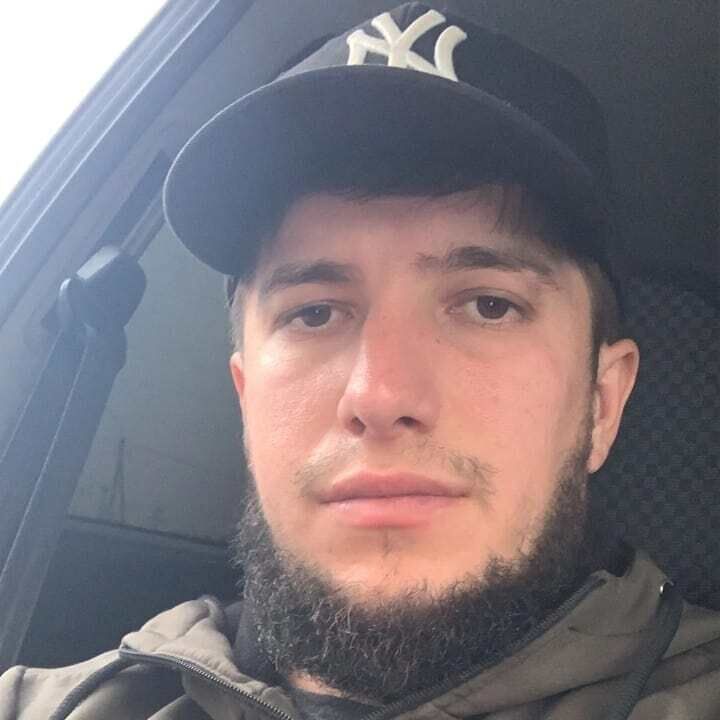  32084378  Karim, 31 ,    