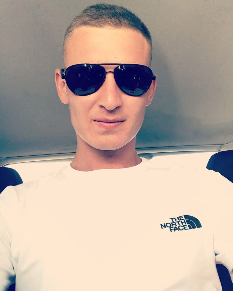  37718958  , 25 ,    
