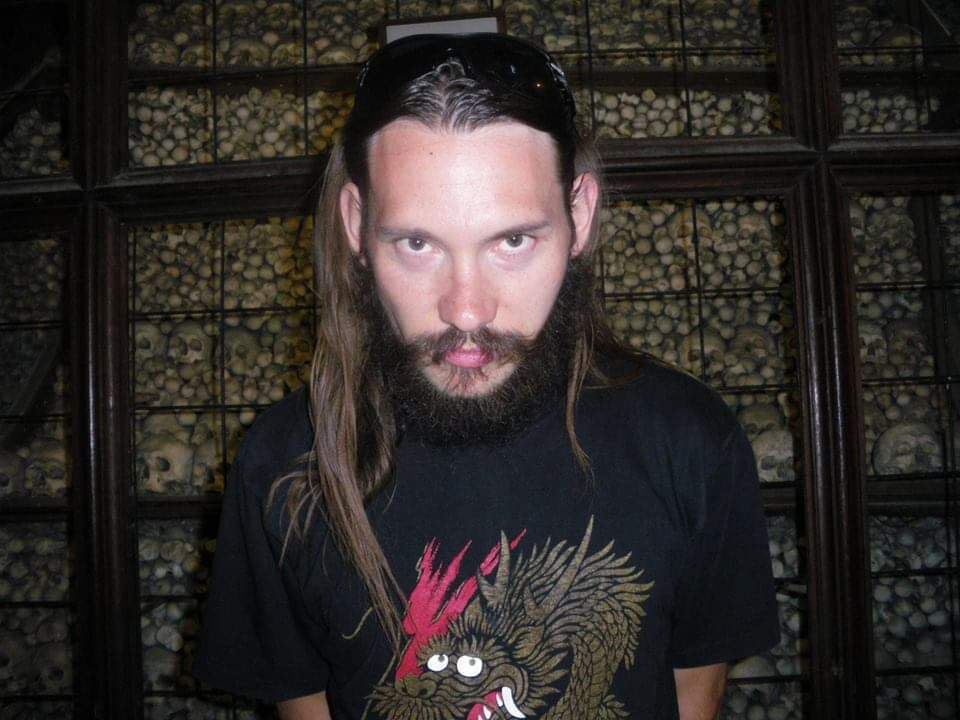  52020148  Feodor, 40 ,    