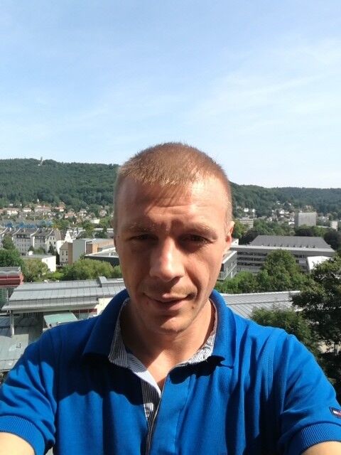  ,   Artur, 43 ,   ,   , c 