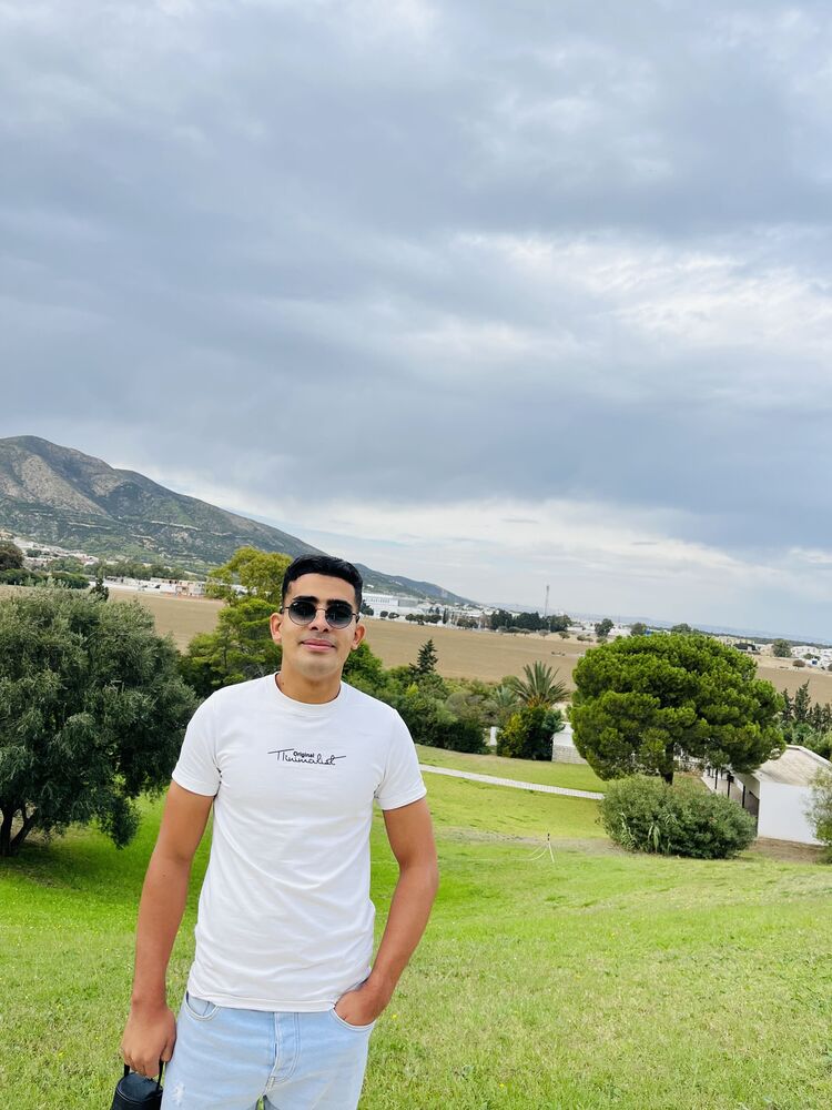  54405258  Aman, 24 ,    