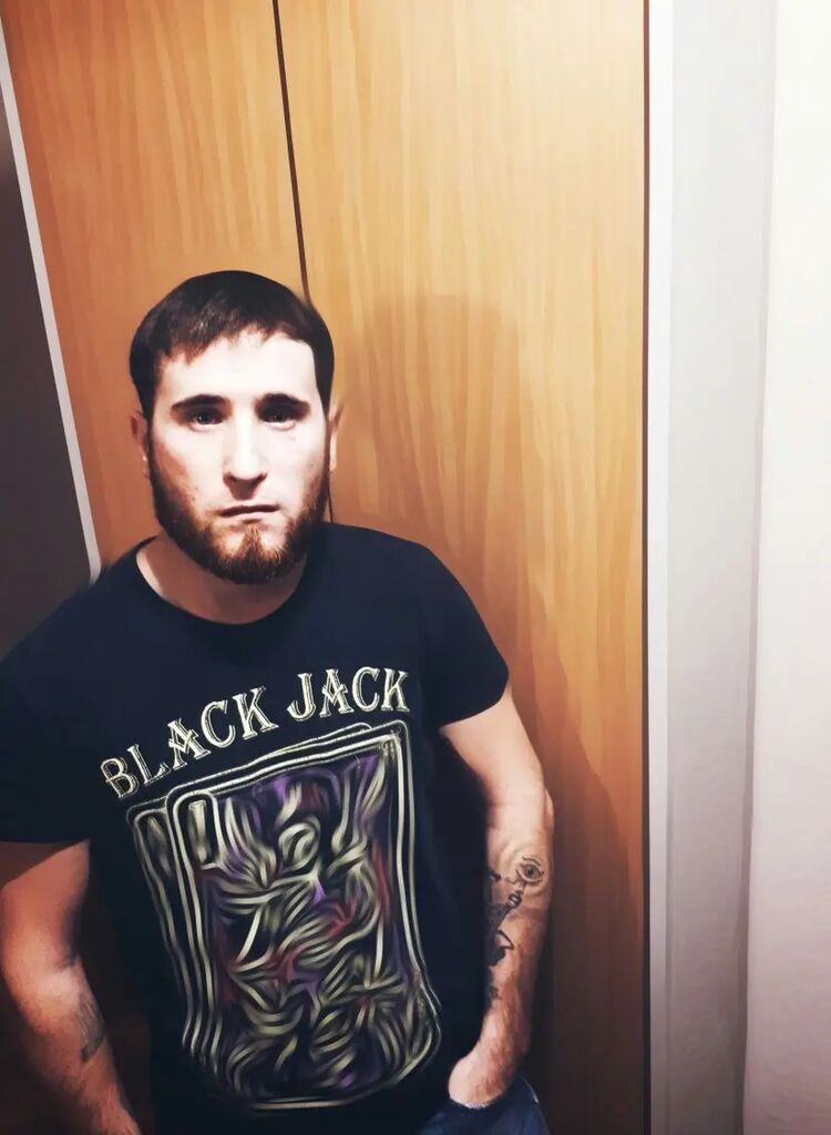  25265318  Riddle man, 35 ,    