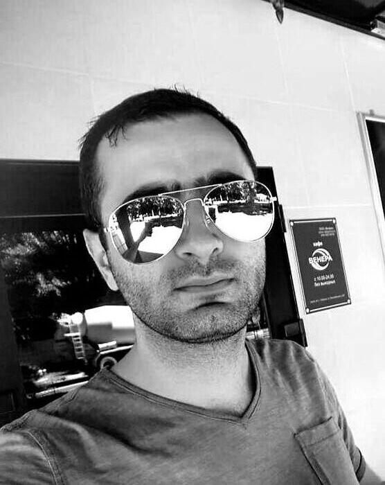  23287968  Vahe, 34 ,    