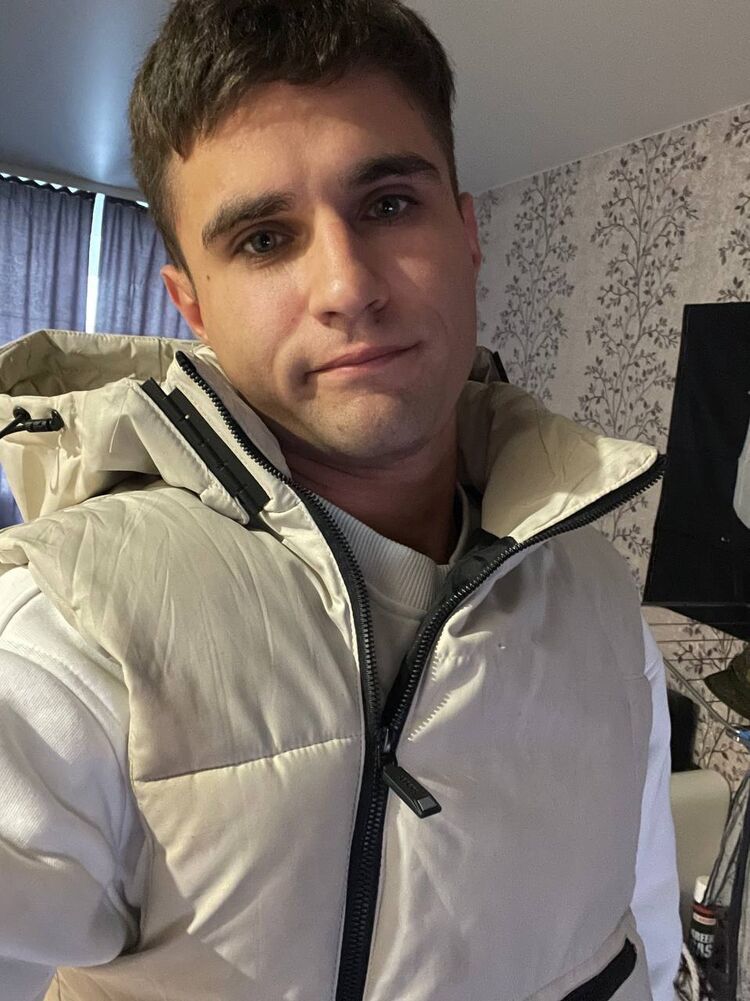  54309058  M_a_l_o_y, 25 ,    