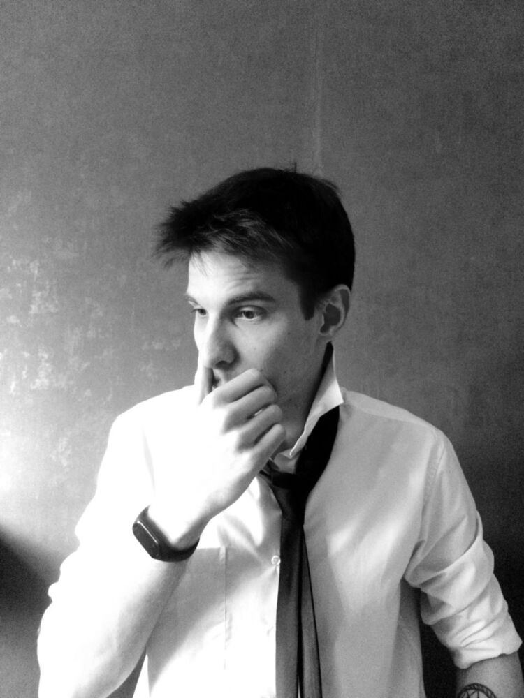  41928728  Andrew, 30 ,    --