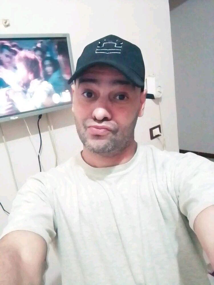  28419338  Wael, 44 ,    
