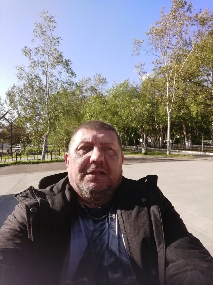  37829578  , 52 ,    