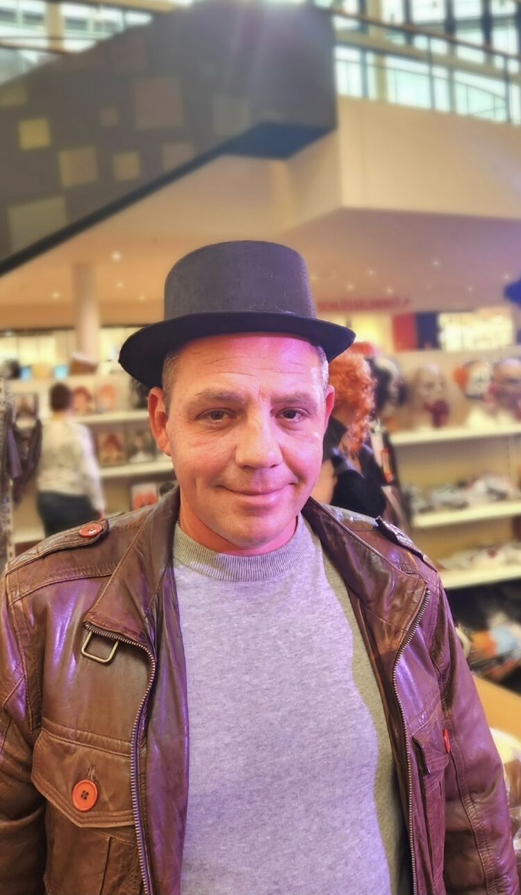  53545308  Alexander, 47 ,    Nuernberg