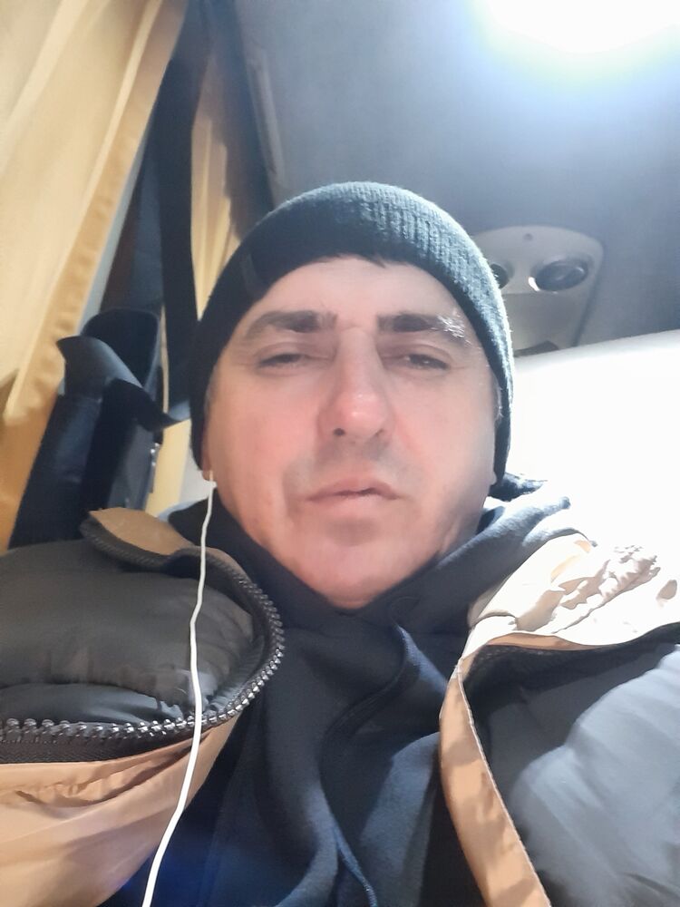  45884908  Alex, 38 ,    