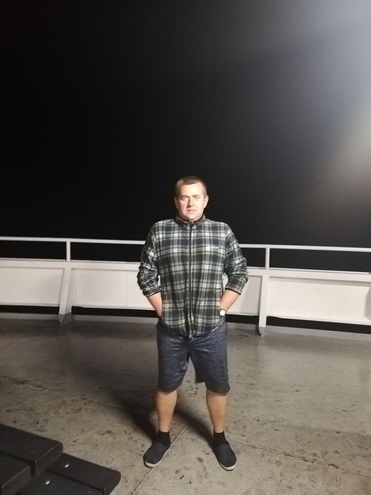  ,   Henrik, 48 ,  