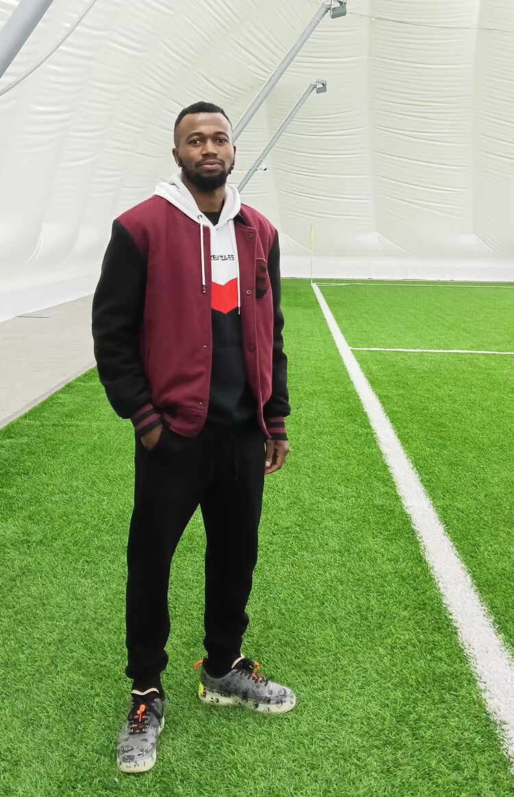  54627918  Ivan, 32 ,    