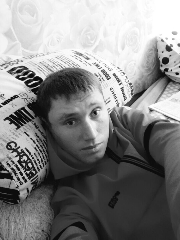  22201548  Sergei, 31 ,    
