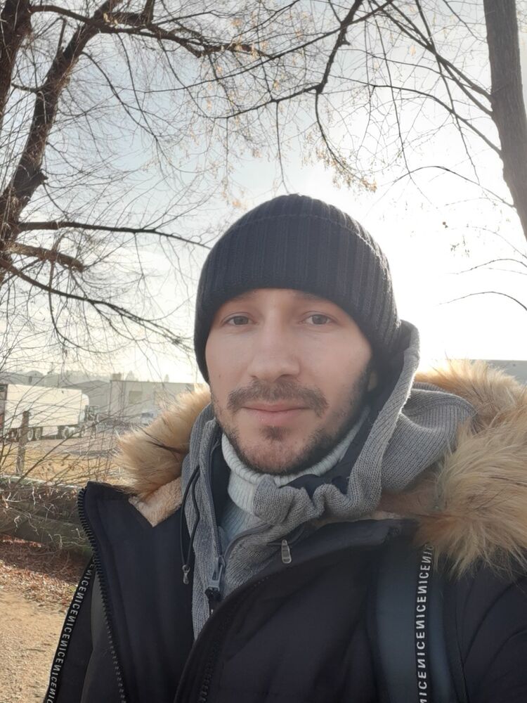  18614698  , 36 ,    Pisek