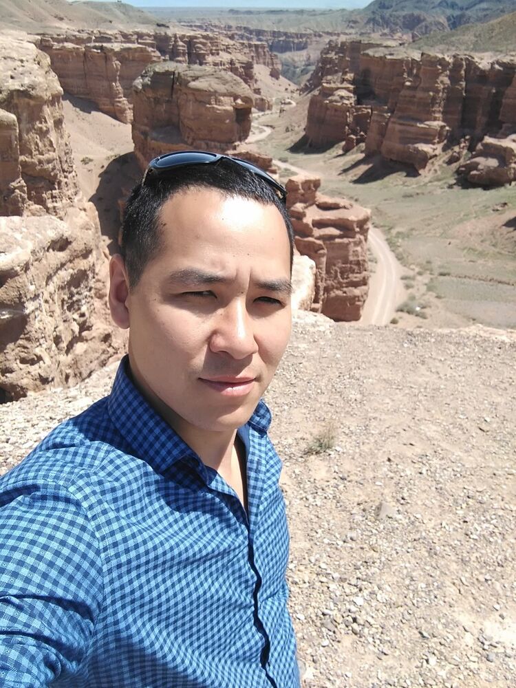  11457688  Olzhas, 36 ,    